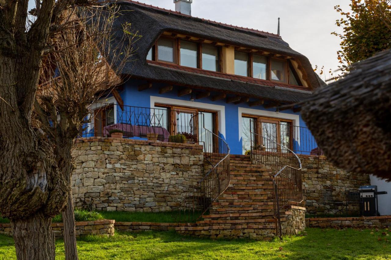 Casele Cu Stuf B&B Haus Ulrike Salicea Экстерьер фото